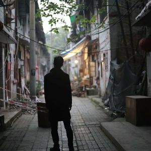 女刑警落入东亚魔窟的小说
